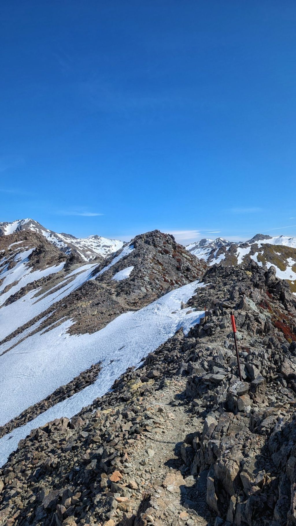 Can I solo hike in New Zealand?